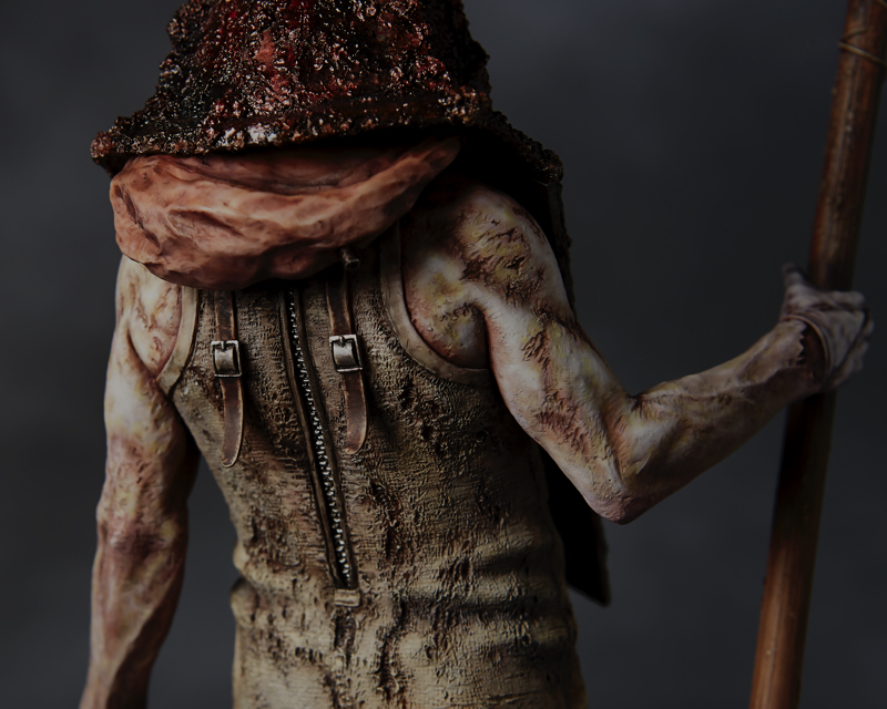 Misty Day, Remains of the Judgment – Red Pyramid Thing – 1/6 Scale Statue